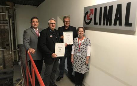 v.l.n.r Olaf Hirt, Schulleiter der Theodor-Litt-Schule  (TLS) Neumünster/ Madsen Schulte-Tigges, Geschäftsführer der LIMAL GmbH Neumünster/ Astrid Grimm, Berufskoordinatorin der TLS Neumünster/ Thomas Bachmann, Ausbildungsberater IHK Kiel (Geschäftsstelle